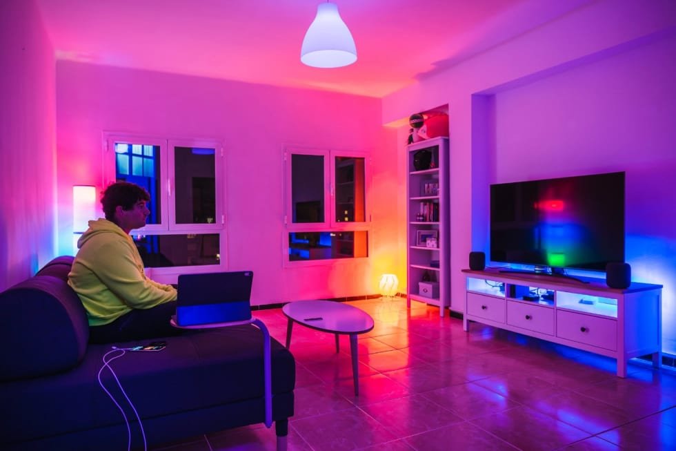 apartment-friendly smart lights