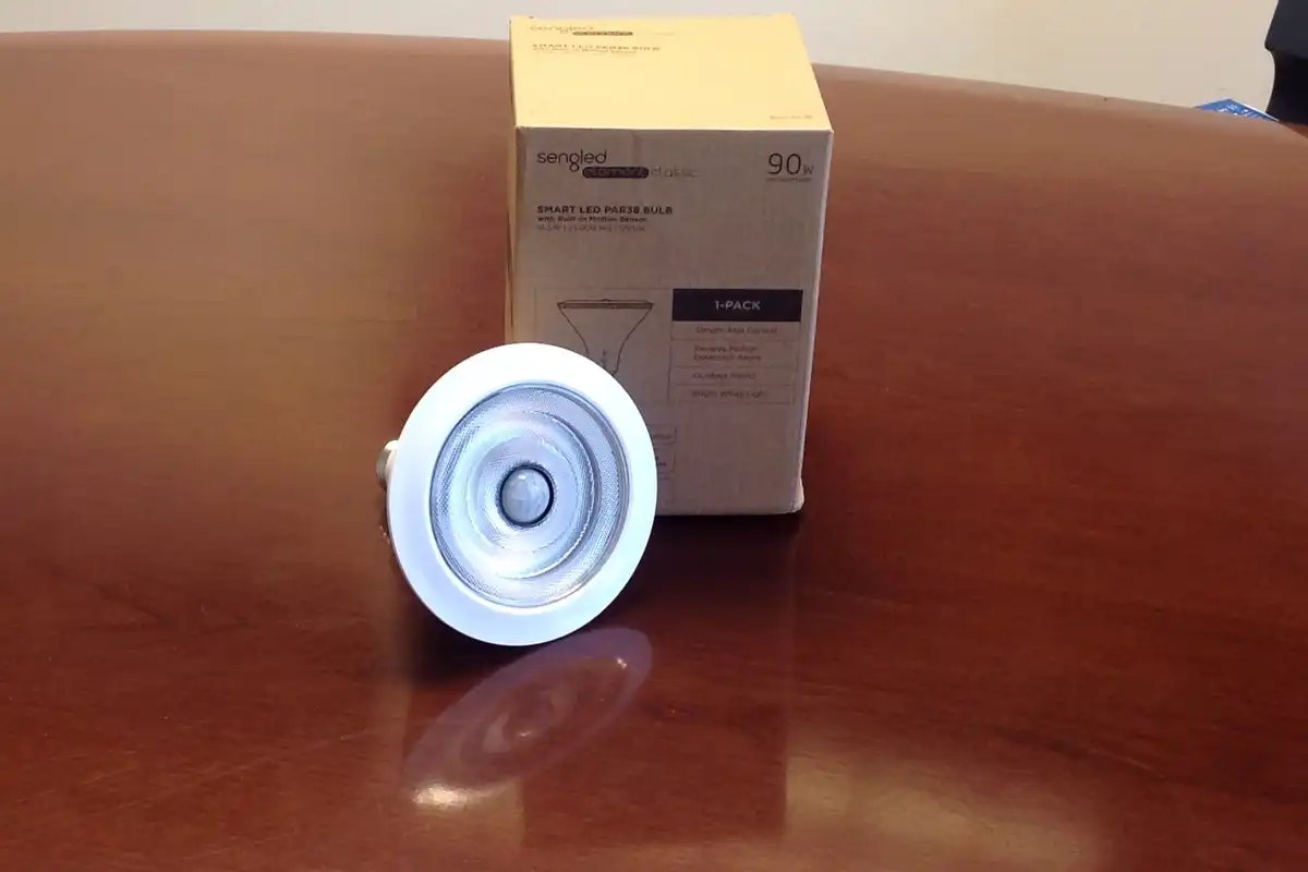 Sengled white smart bulb